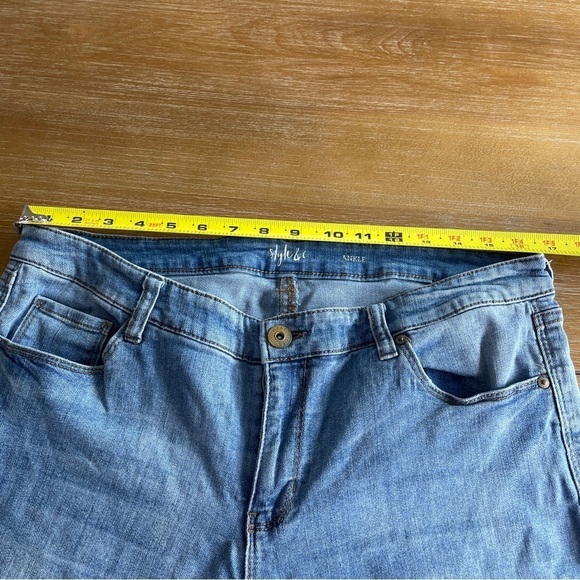 Style & Co Light Wash High Rise Waist Straight Leg Ankle Cropped Jean Plus Sz 14 - Picture 6 of 12